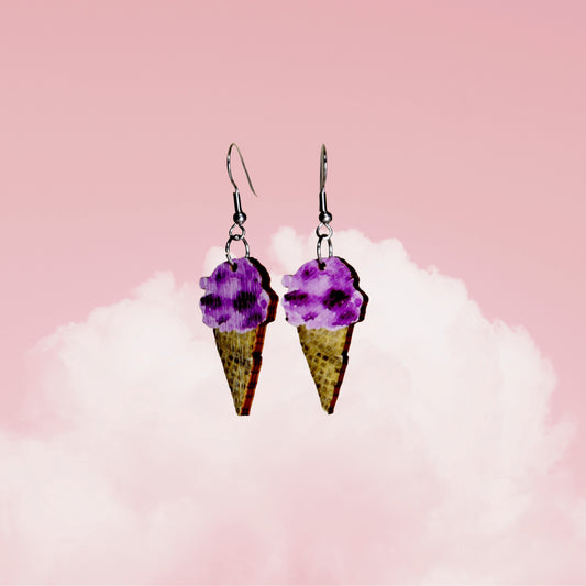 Jäätelöt, korvakoru koukulla