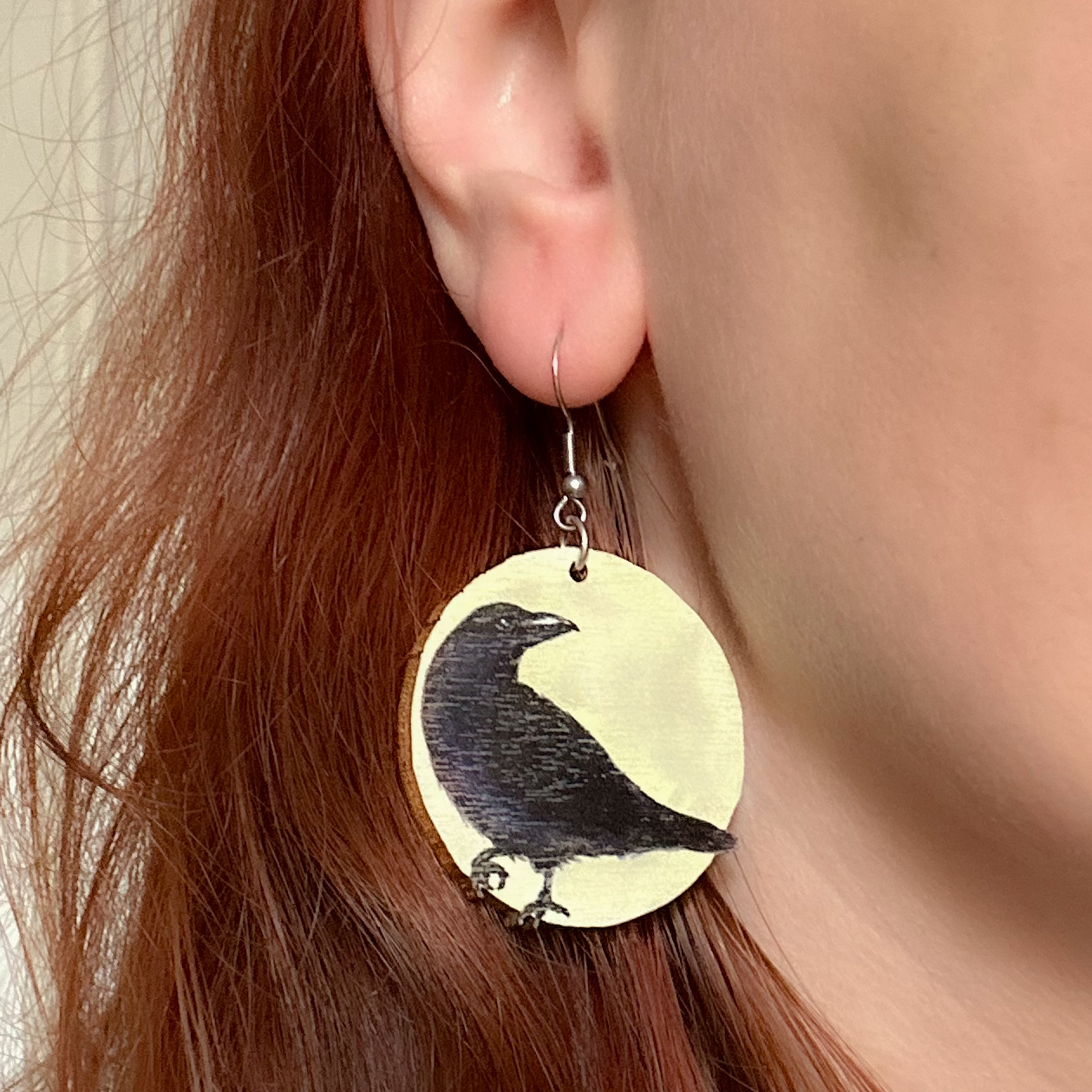 Korpit, korvakoru koukulla