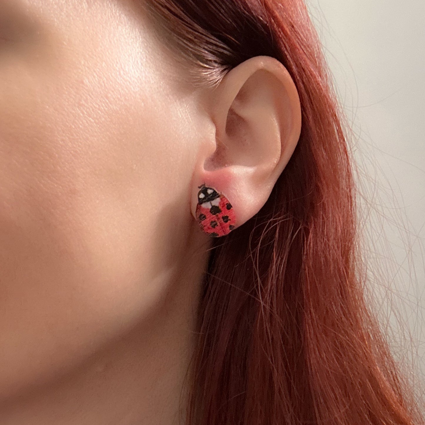 Leppäkertut, nappikorvakoru