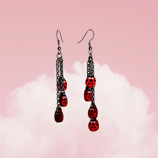 Leppäkertut, korvakoru, eri vaihtoehtoja